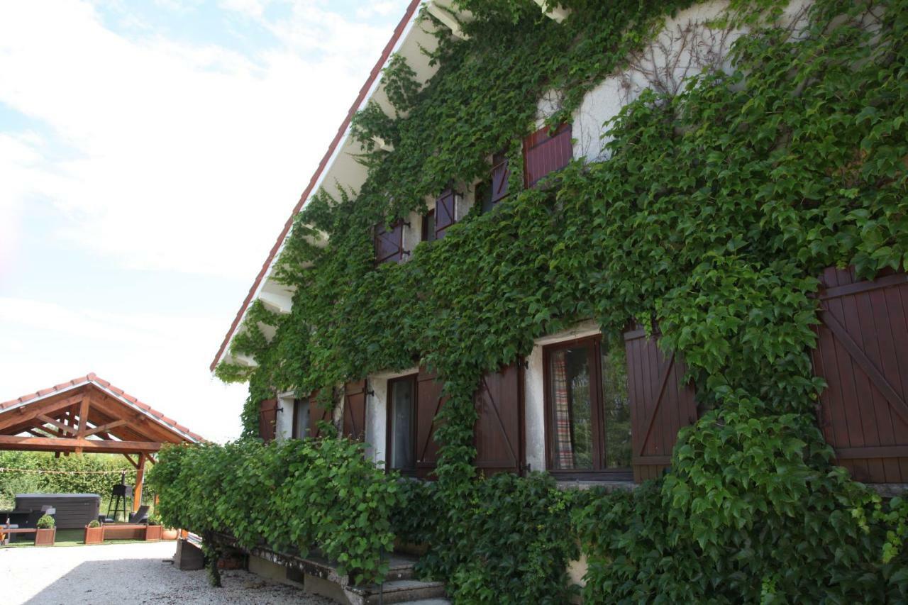 Gite De Solama Avec Spa Balleville Esterno foto